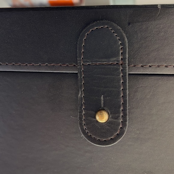 5/$10 Storage box with push down latch. - Picture 4 of 4